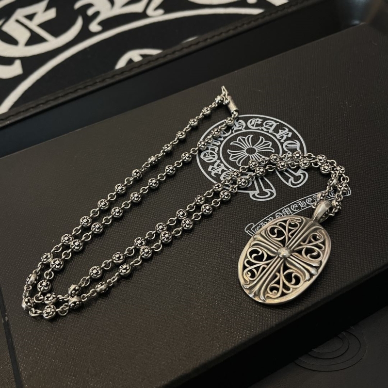 Ch*0me He**ts necklaces